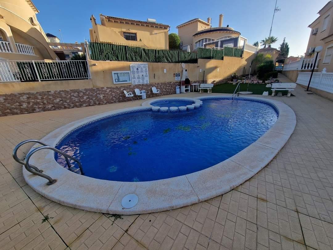 2 slaapkamer Appartement te koop in Villamartin met zwembad - € 165.000 (Ref: 9784842)