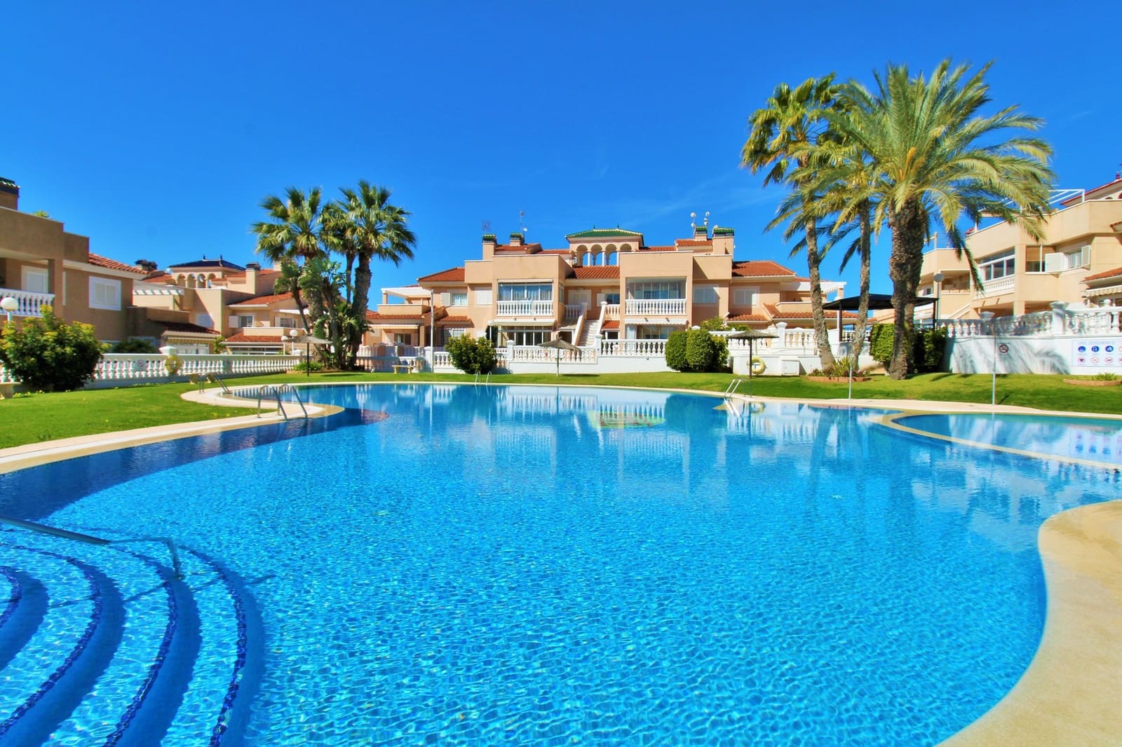 2 bedroom Apartment for sale in Playa Flamenca with pool - € 199,995 (Ref: 9784843)