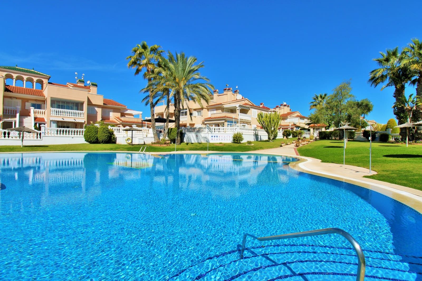 2 bedroom Apartment for sale in Playa Flamenca with pool - € 199,995 (Ref: 9784843)