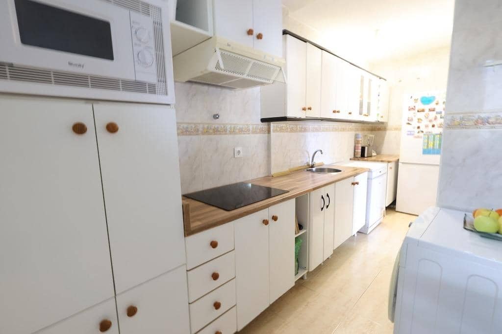 3 slaapkamer Rijtjeshuis te koop in Torrevieja met zwembad garage - € 209.000 (Ref: 9788164)