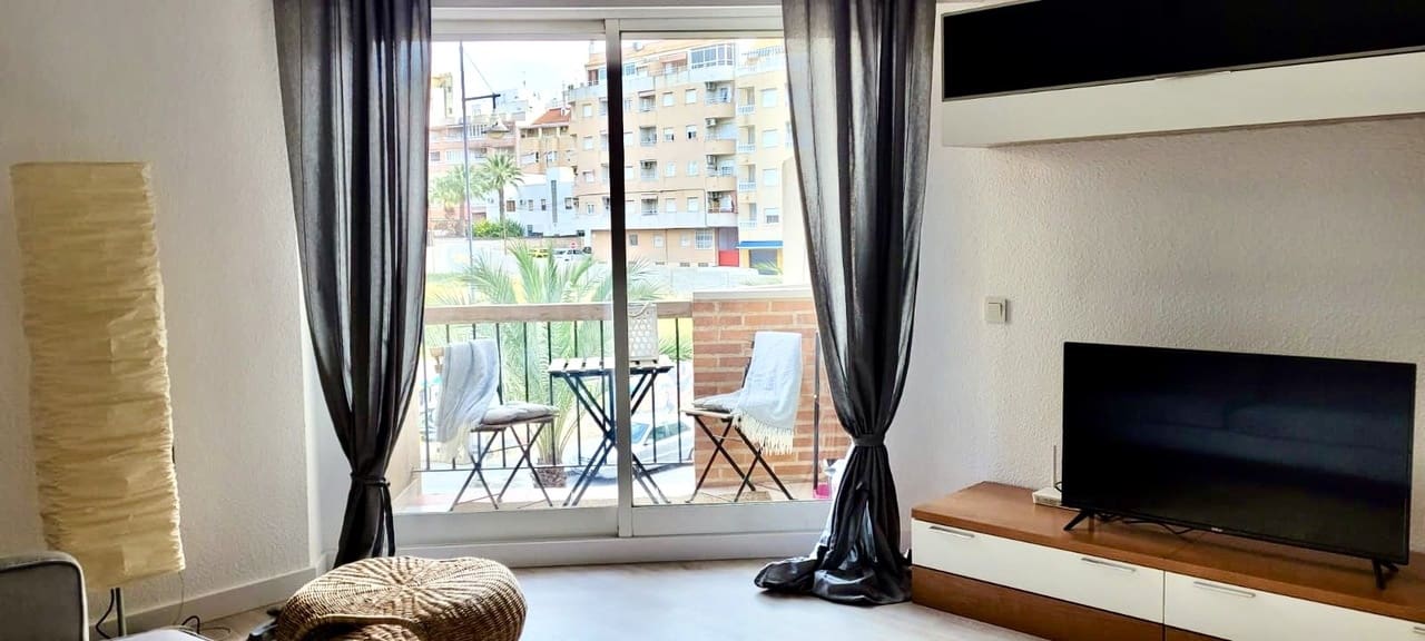 Estúdio para venda em Torrevieja com piscina - 84 900 € (Ref: 9790269)