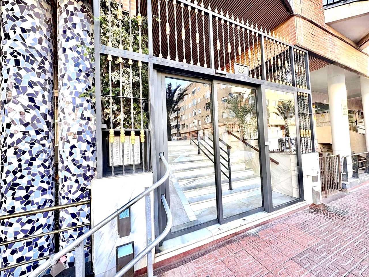 Estúdio para venda em Torrevieja com piscina - 84 900 € (Ref: 9790269)