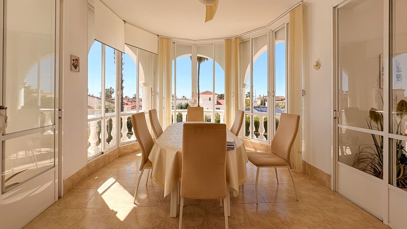 4 soveværelse Villa til salg i Ciudad Quesada med swimmingpool garage - € 734.000 (Ref: 9798701)