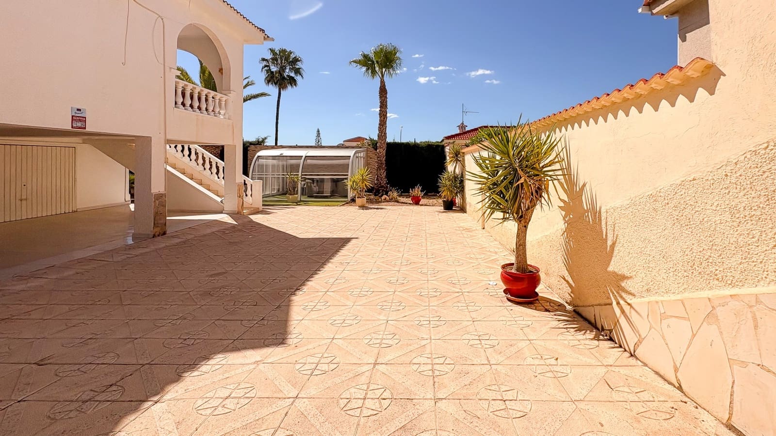 4 soveværelse Villa til salg i Ciudad Quesada med swimmingpool garage - € 734.000 (Ref: 9798701)