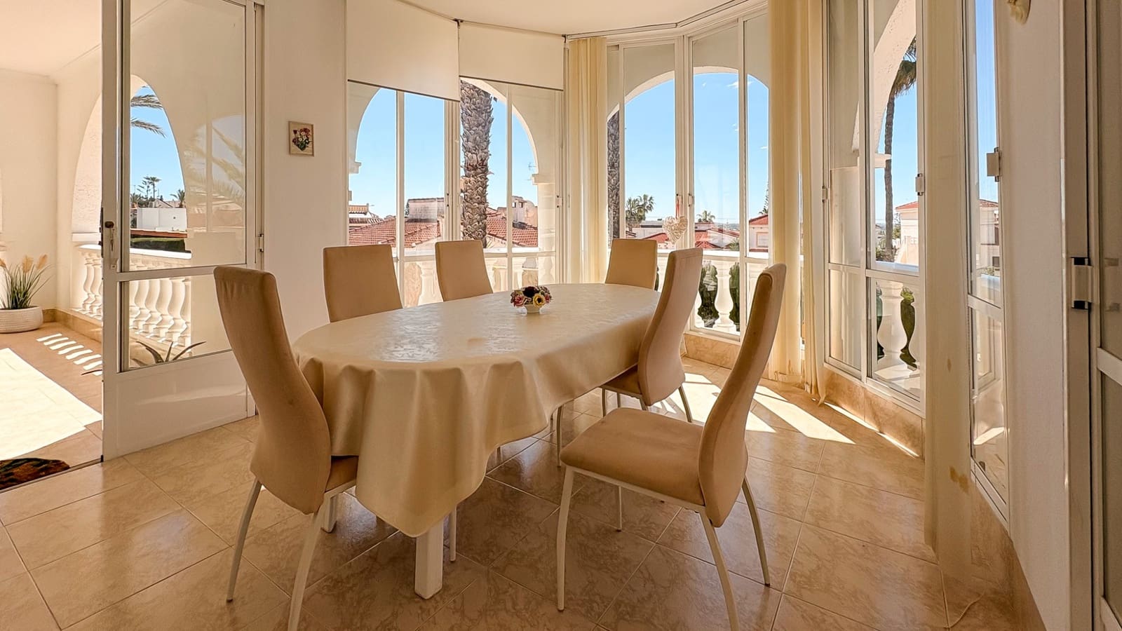 4 soveværelse Villa til salg i Ciudad Quesada med swimmingpool garage - € 734.000 (Ref: 9798701)