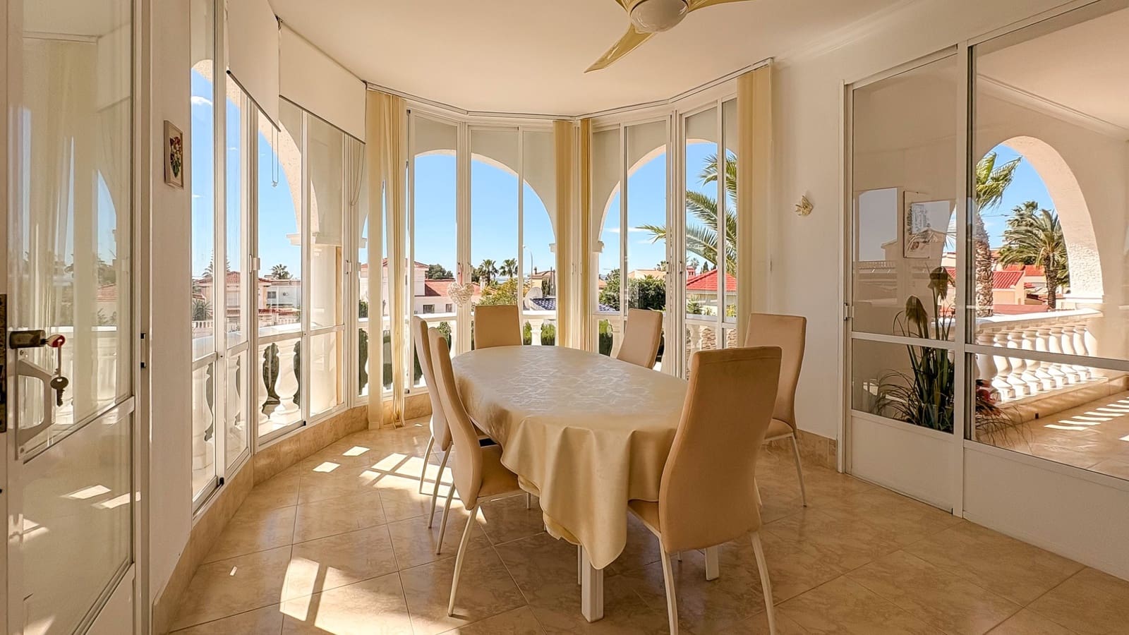 4 soveværelse Villa til salg i Ciudad Quesada med swimmingpool garage - € 734.000 (Ref: 9798701)