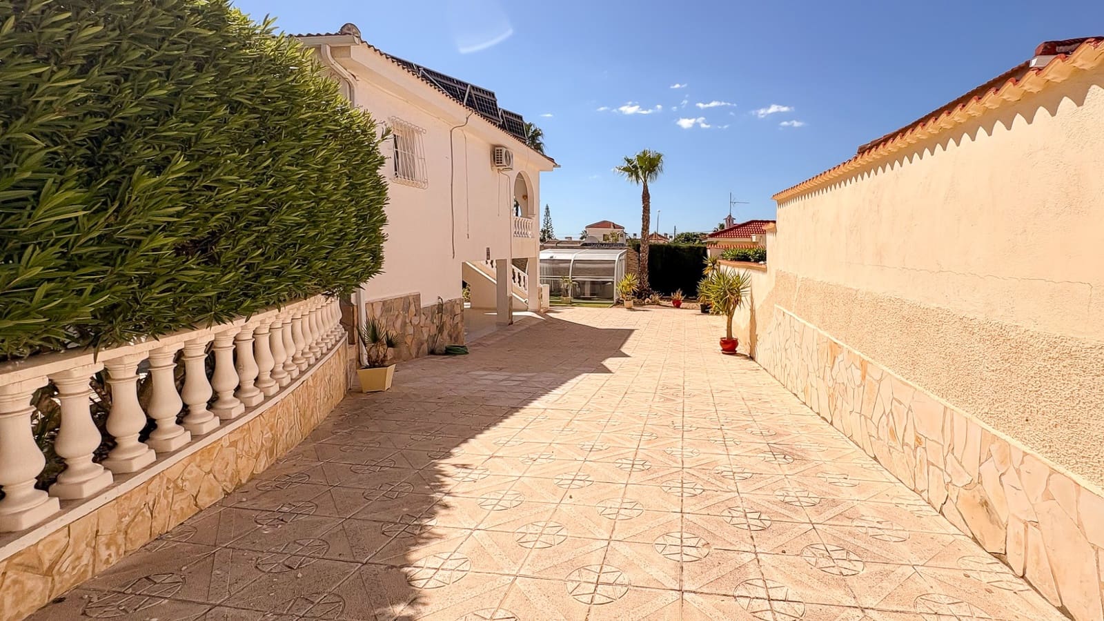 4 soveværelse Villa til salg i Ciudad Quesada med swimmingpool garage - € 734.000 (Ref: 9798701)