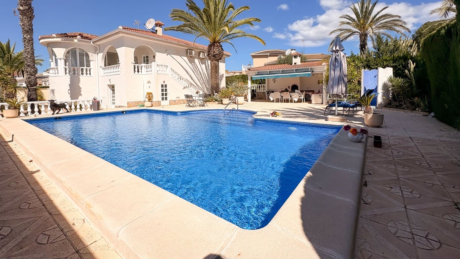 4 soveværelse Villa til salg i Ciudad Quesada med swimmingpool garage - € 734.000 (Ref: 9798701)