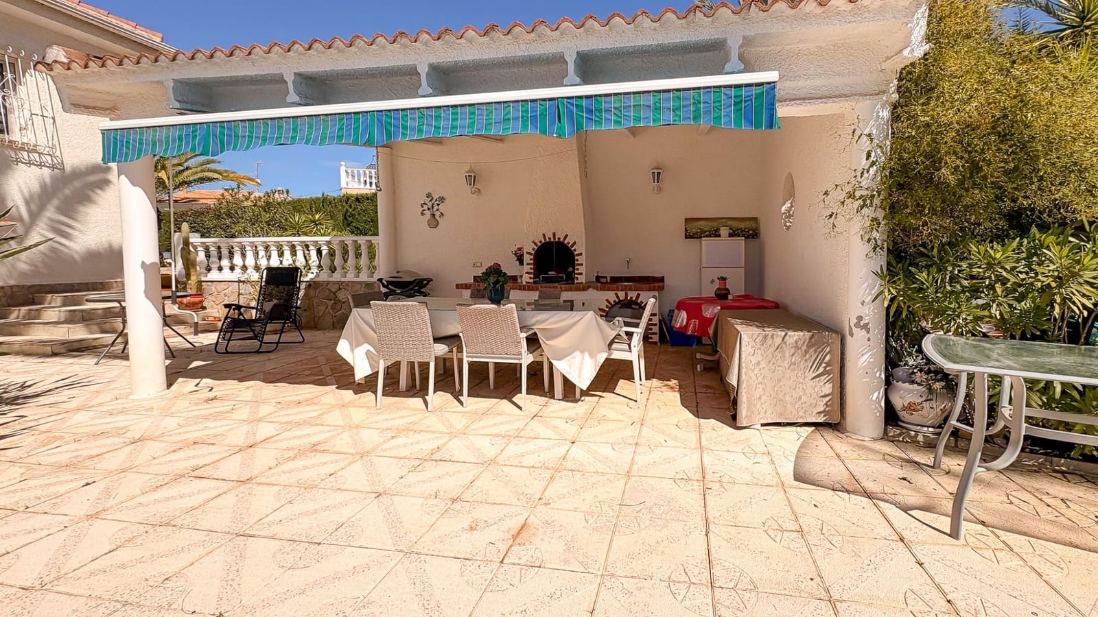 4 soveværelse Villa til salg i Ciudad Quesada med swimmingpool garage - € 734.000 (Ref: 9798701)