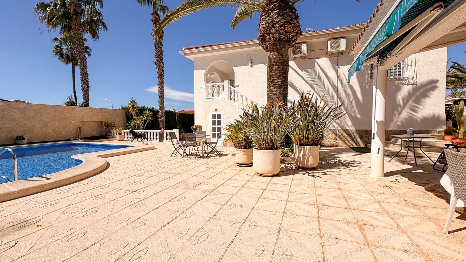 4 soveværelse Villa til salg i Ciudad Quesada med swimmingpool garage - € 734.000 (Ref: 9798701)