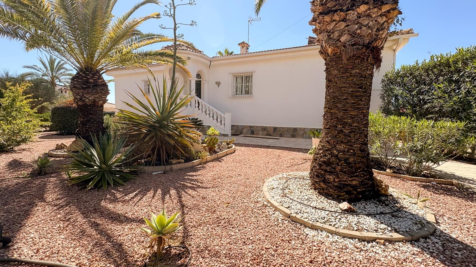 4 soveværelse Villa til salg i Ciudad Quesada med swimmingpool garage - € 734.000 (Ref: 9798701)