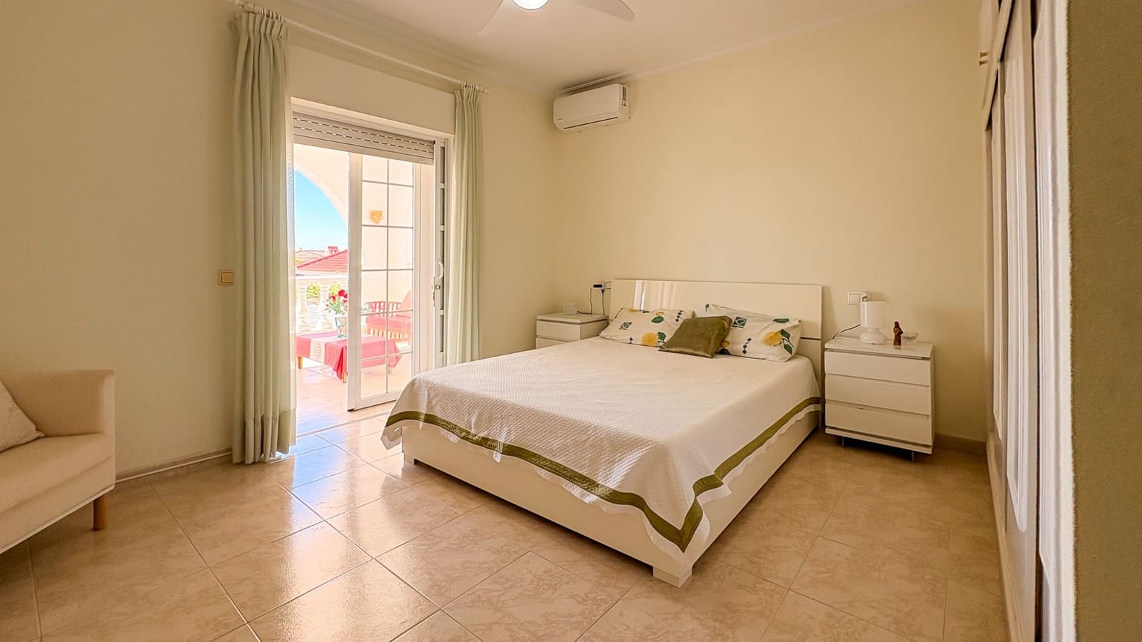 4 soveværelse Villa til salg i Ciudad Quesada med swimmingpool garage - € 734.000 (Ref: 9798701)