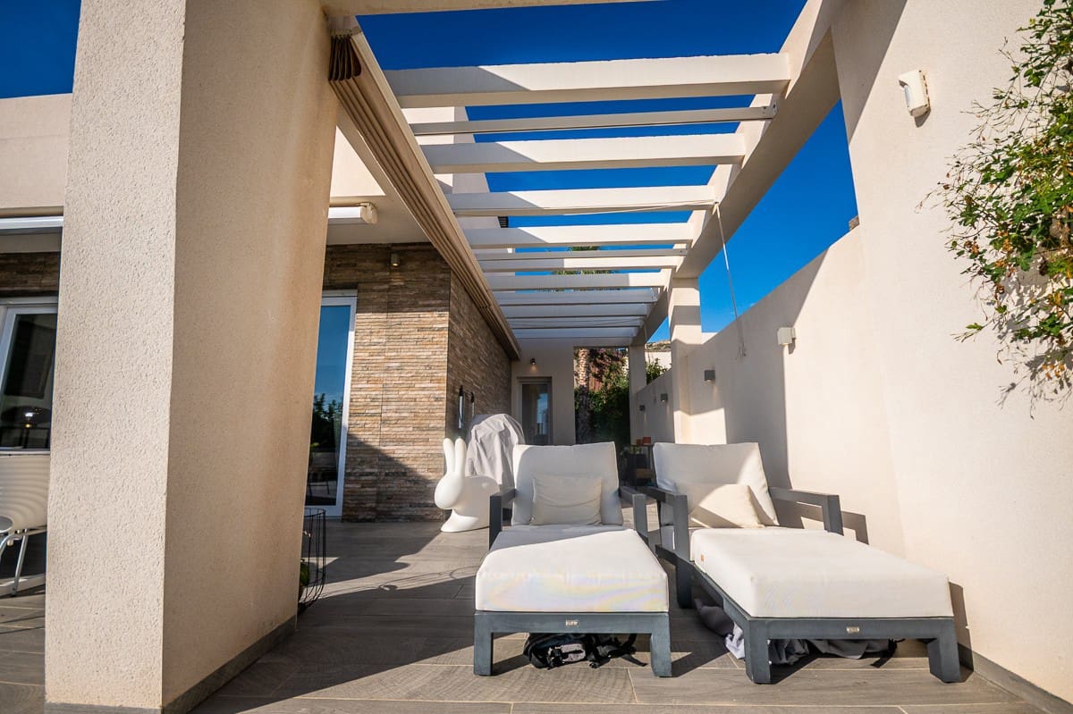 2 slaapkamer Villa te koop in Algorfa met zwembad - € 630.000 (Ref: 9798709)