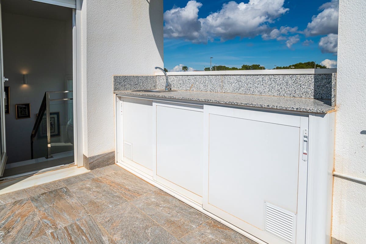 3 slaapkamer Villa te koop in Pilar de la Horadada met zwembad - € 450.000 (Ref: 9798710)