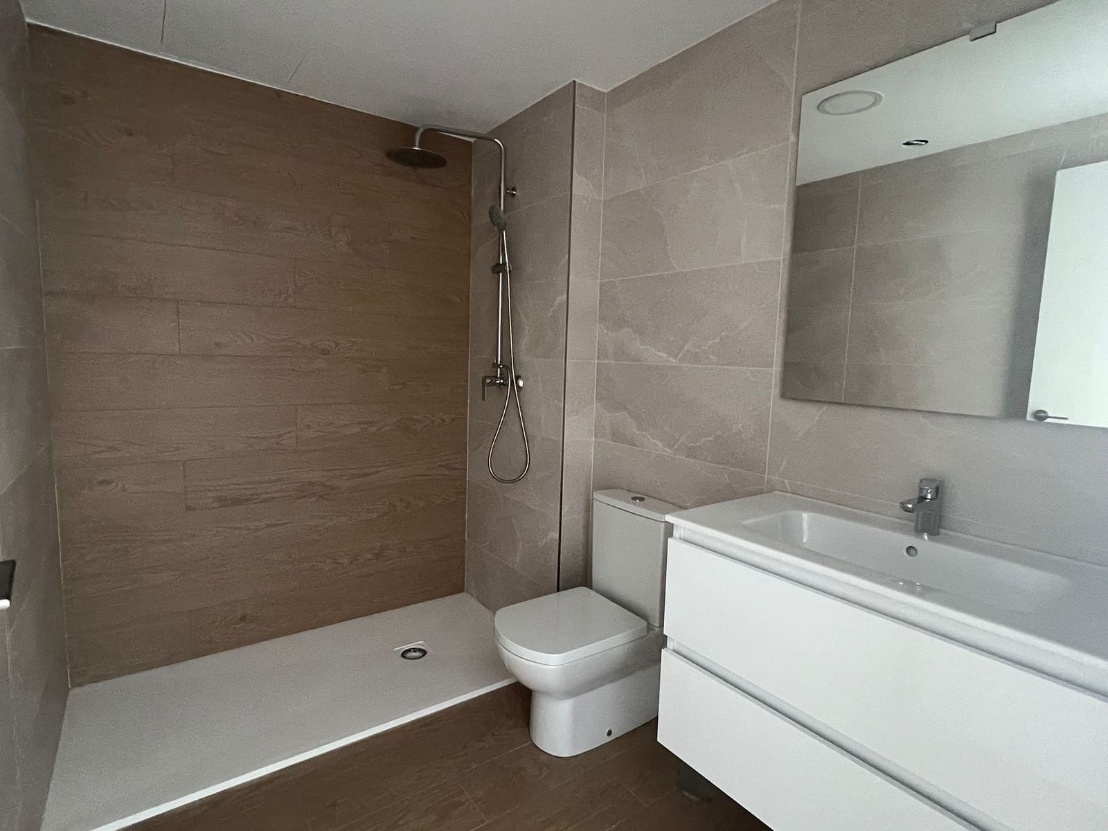 2 makuuhuone Rivitalo myytävänä paikassa Portman mukana uima-altaan - 215 000 € (Ref: 9798738)