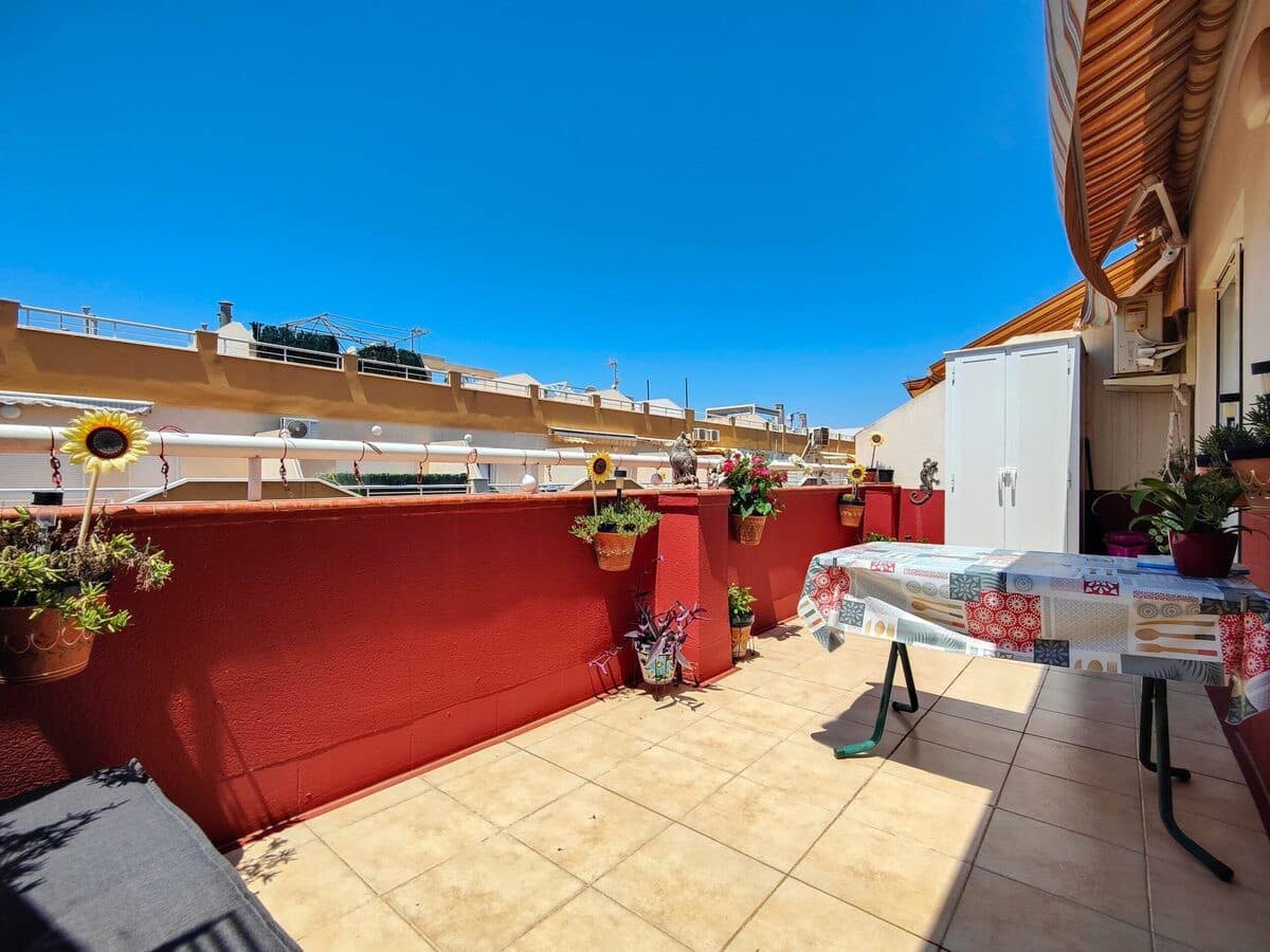 1 quarto Penthouse para venda em Torrevieja com garagem - 139 000 € (Ref: 9803938)