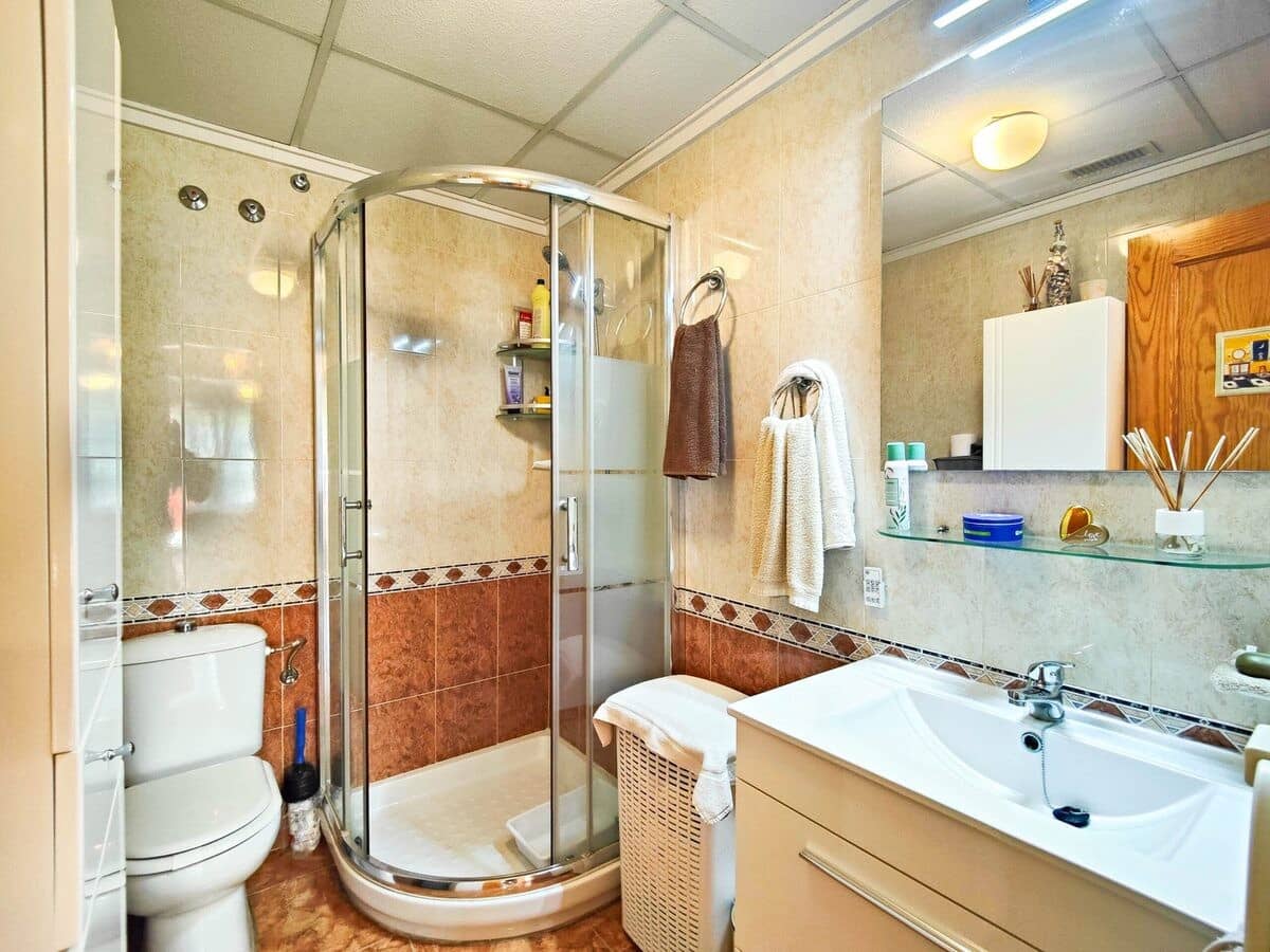 1 quarto Penthouse para venda em Torrevieja com garagem - 139 000 € (Ref: 9803938)