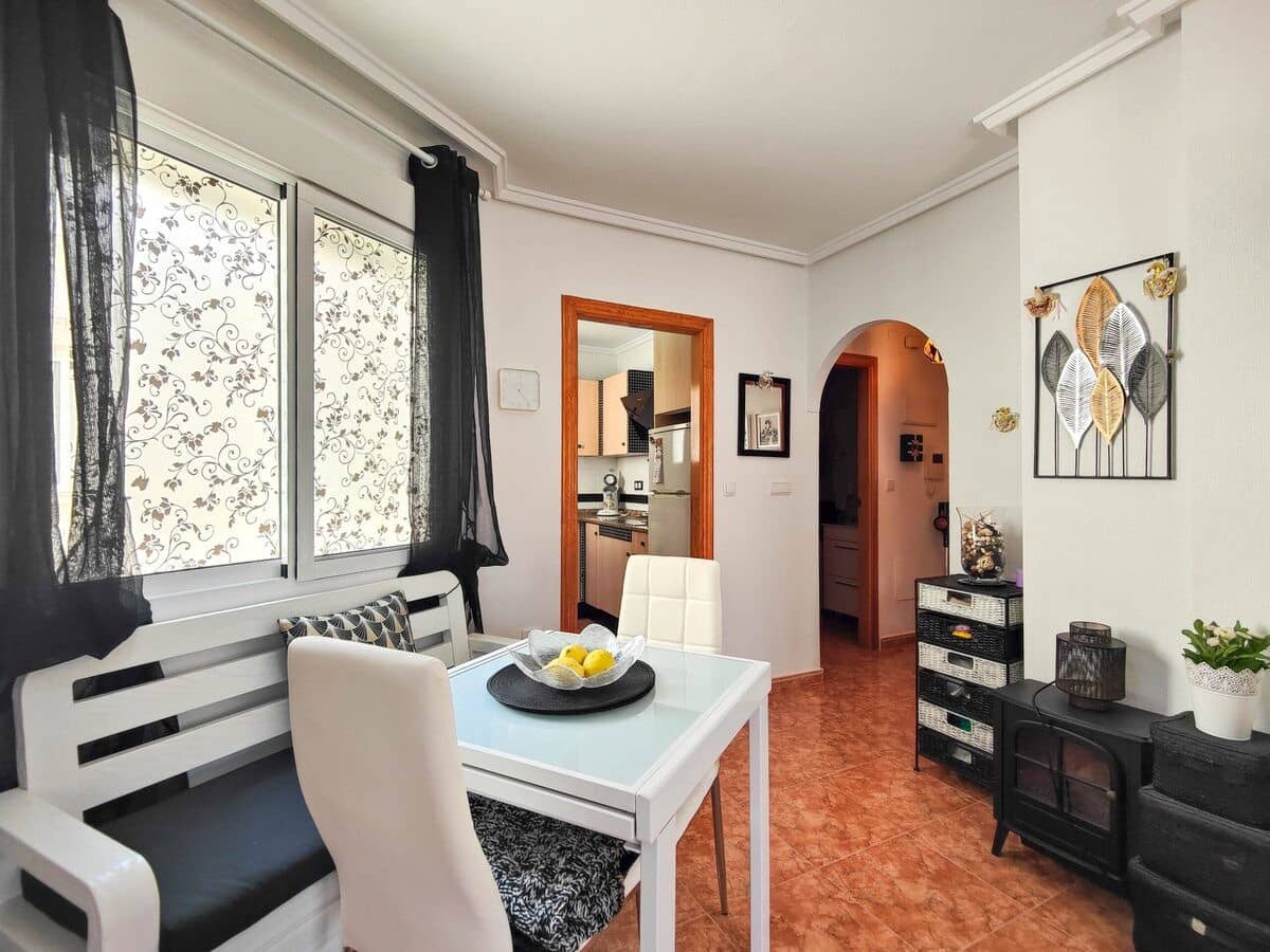 1 quarto Penthouse para venda em Torrevieja com garagem - 139 000 € (Ref: 9803938)