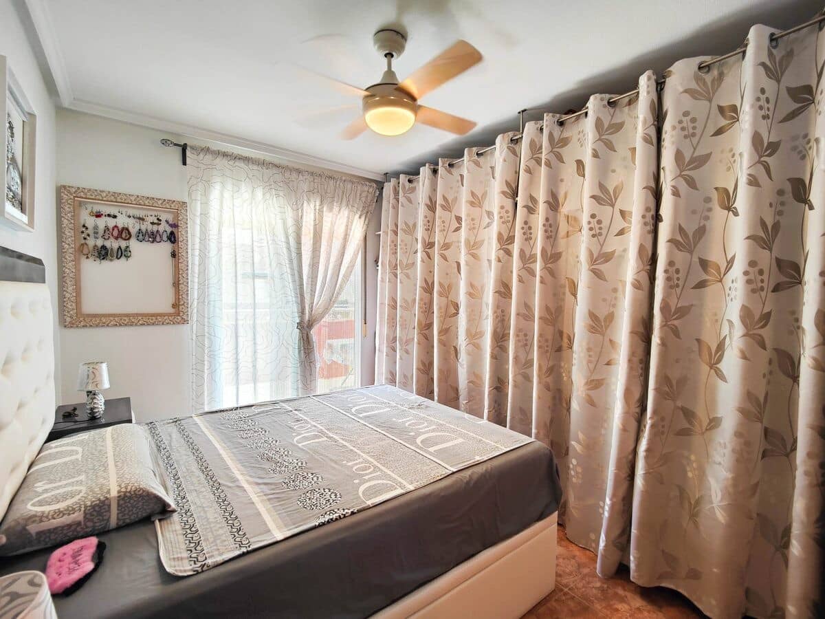 1 quarto Penthouse para venda em Torrevieja com garagem - 139 000 € (Ref: 9803938)