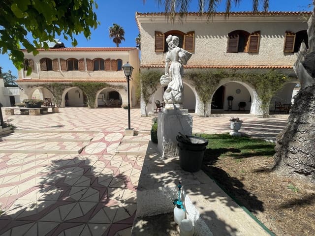 13 chambre Finca/Maison de Campagne à vendre à Elda avec piscine - 899 000 € (Ref: 9805593)