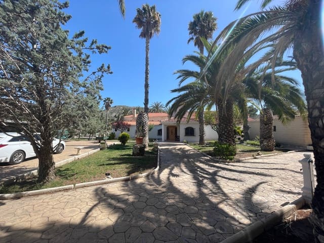 13 soverom Finca/Herregård til salgs i Elda med svømmebasseng - € 980 000 (Ref: 9805593)