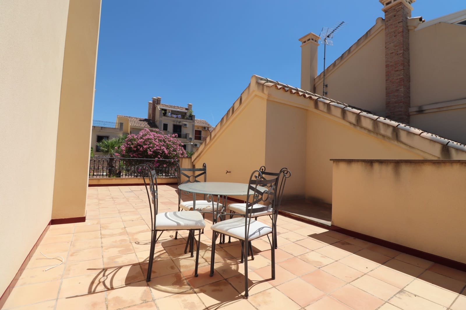 2 bedroom Townhouse for sale in Algorfa with pool garage - € 229,850 (Ref: 9806111)
