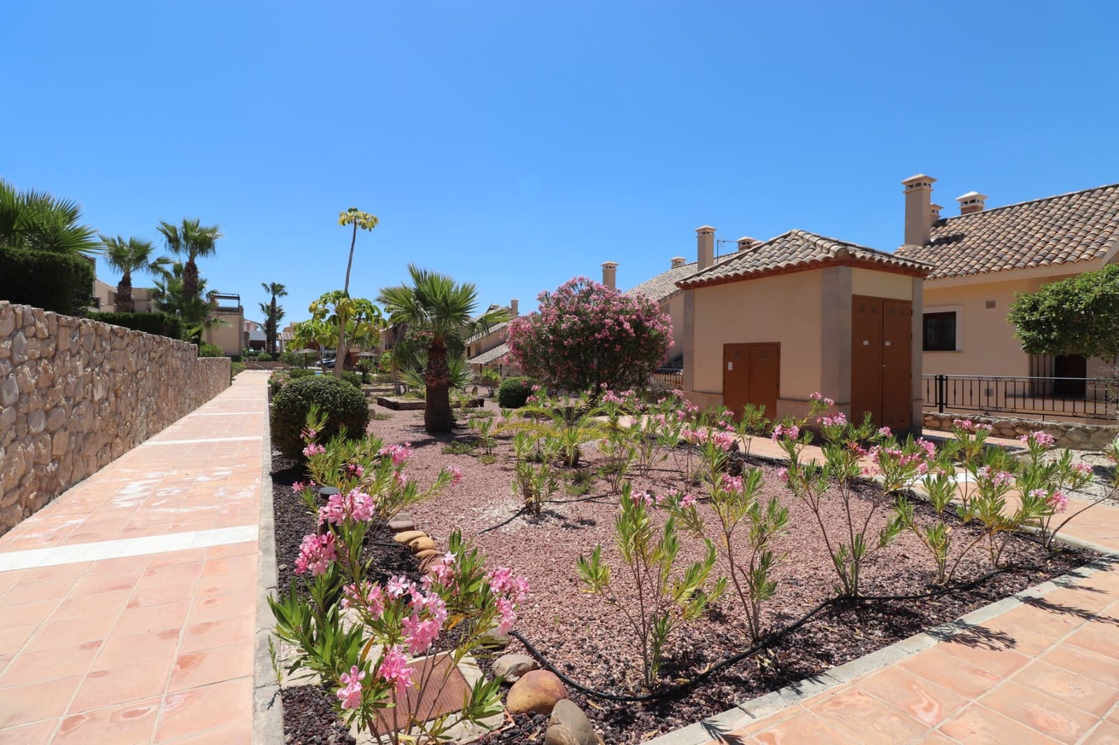 2 bedroom Townhouse for sale in Algorfa with pool garage - € 229,850 (Ref: 9806111)