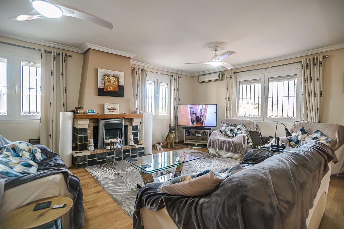 6 camera da letto Villa in vendita in Torrevieja con piscina garage - 610.000 € (Rif: 9806118)