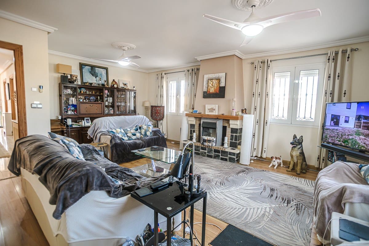 6 camera da letto Villa in vendita in Torrevieja con piscina garage - 610.000 € (Rif: 9806118)