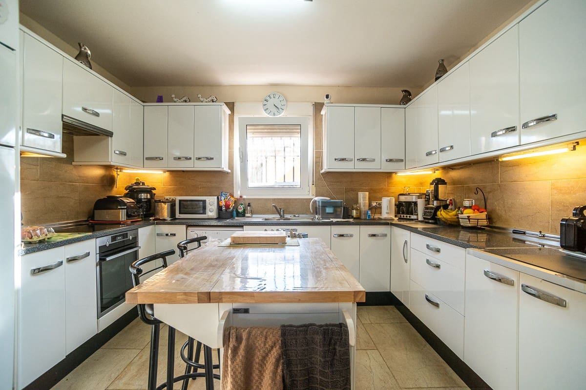 6 camera da letto Villa in vendita in Torrevieja con piscina garage - 610.000 € (Rif: 9806118)