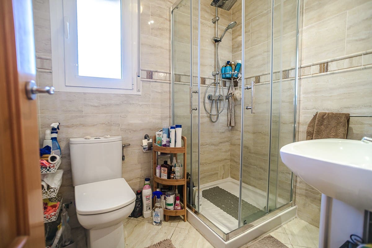 6 camera da letto Villa in vendita in Torrevieja con piscina garage - 610.000 € (Rif: 9806118)