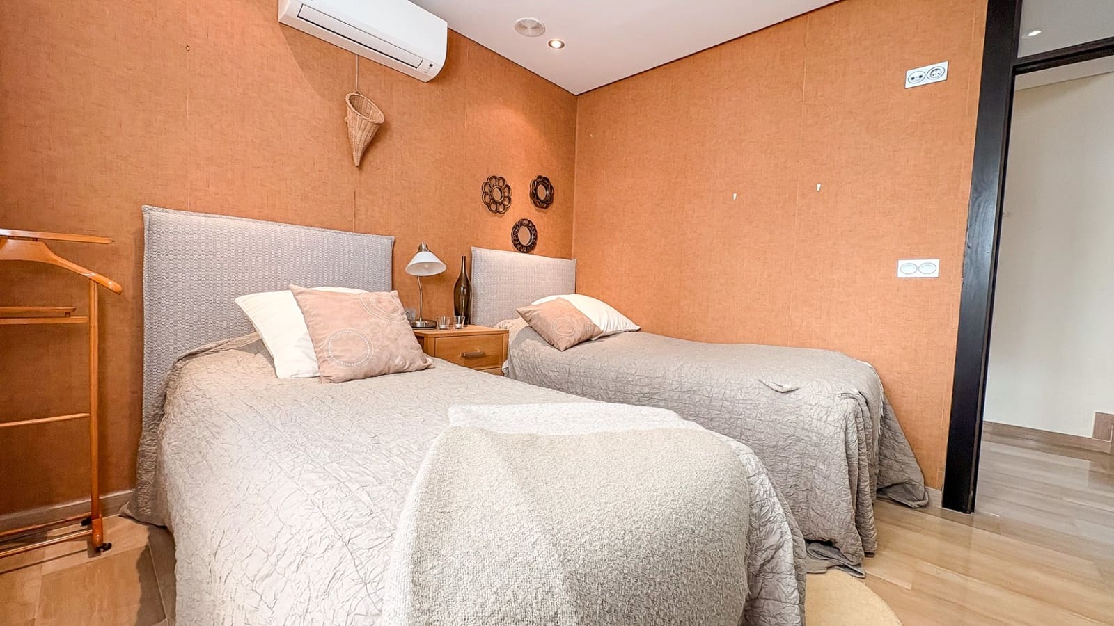 4 quarto Moradia para venda em Guardamar del Segura com piscina garagem - 950 000 € (Ref: 9806122)