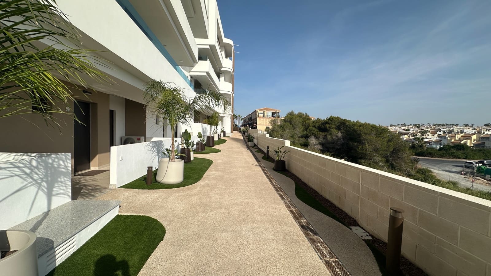 2 Zimmer Strandapartment zu verkaufen in Playa Flamenca mit Pool - 399.000 € (Ref: 9806127)