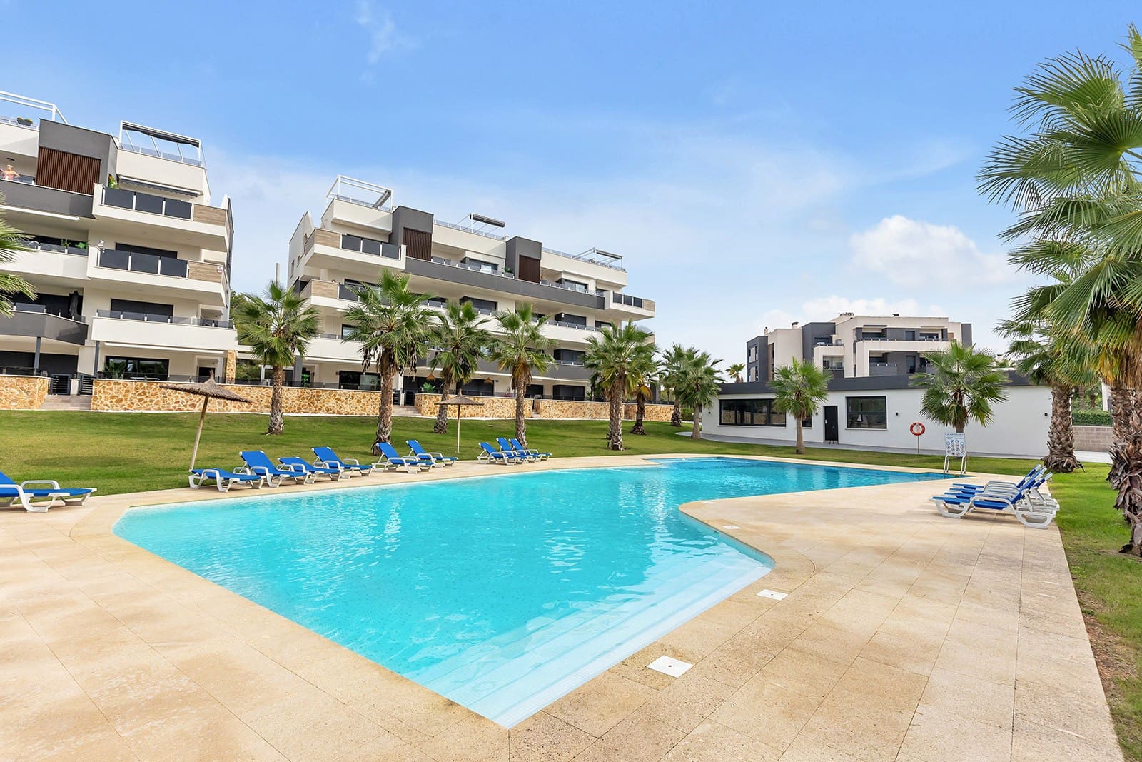 2 bedroom Apartment for sale in Orihuela Costa with pool garage - € 289,900 (Ref: 9806130)