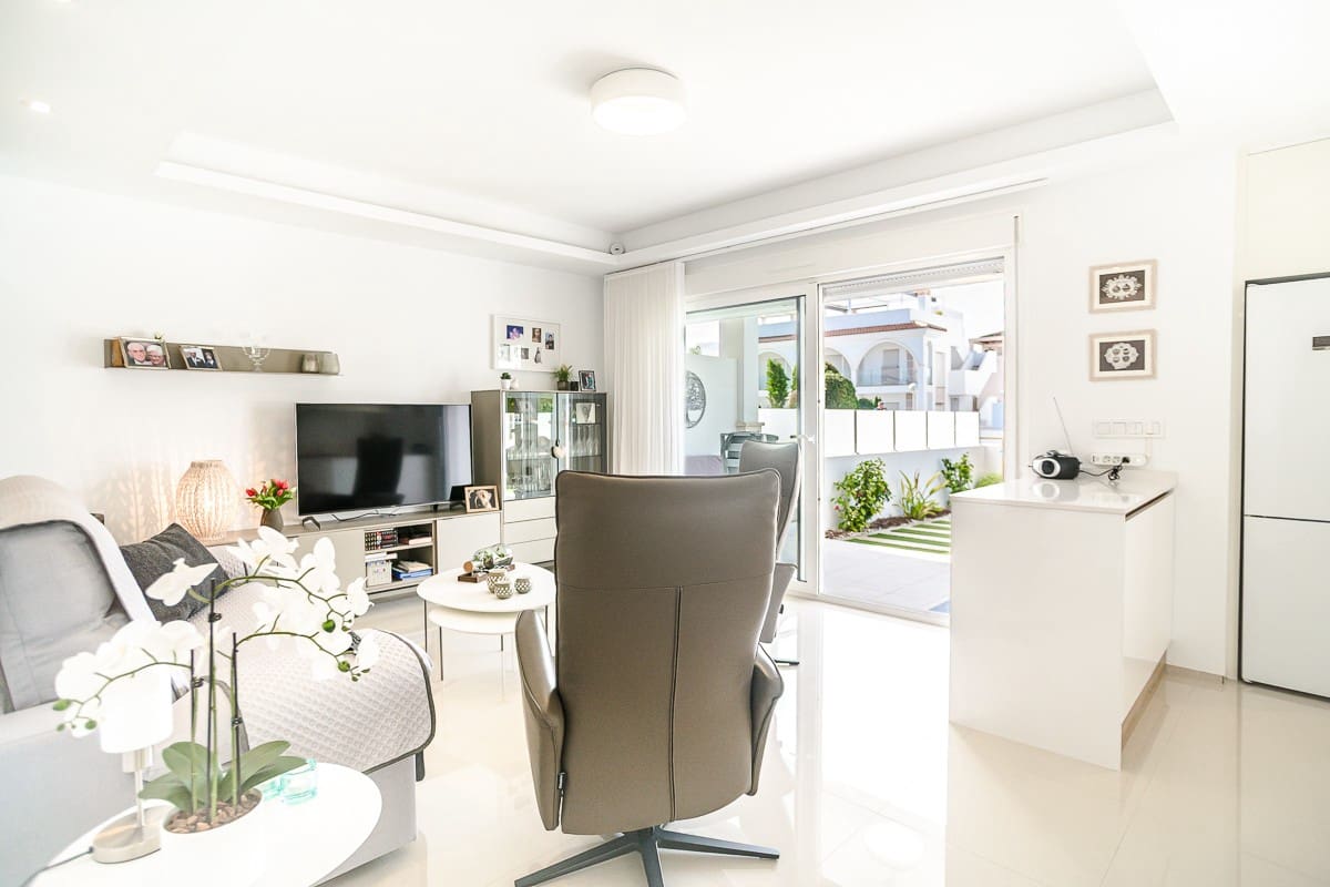 2 makuuhuone Huoneisto myytävänä paikassa Ciudad Quesada mukana uima-altaan - 319 500 € (Ref: 9806135)