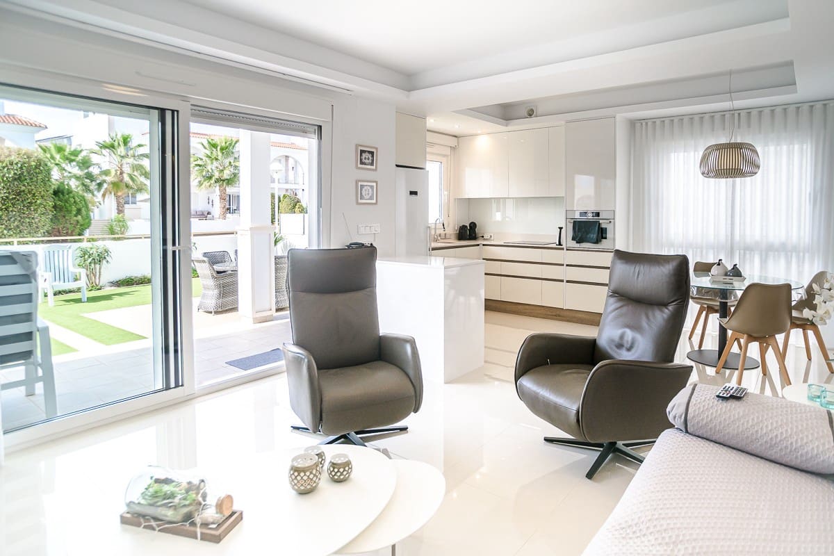 2 makuuhuone Huoneisto myytävänä paikassa Ciudad Quesada mukana uima-altaan - 319 500 € (Ref: 9806135)