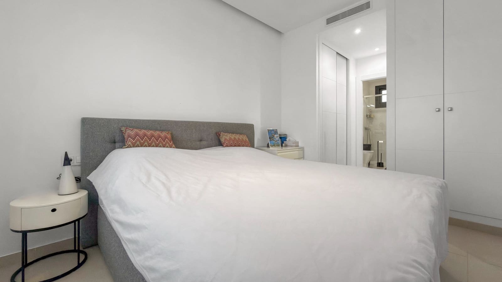 2 bedroom Apartment for sale in Pilar de la Horadada with pool - € 354,000 (Ref: 9806140)