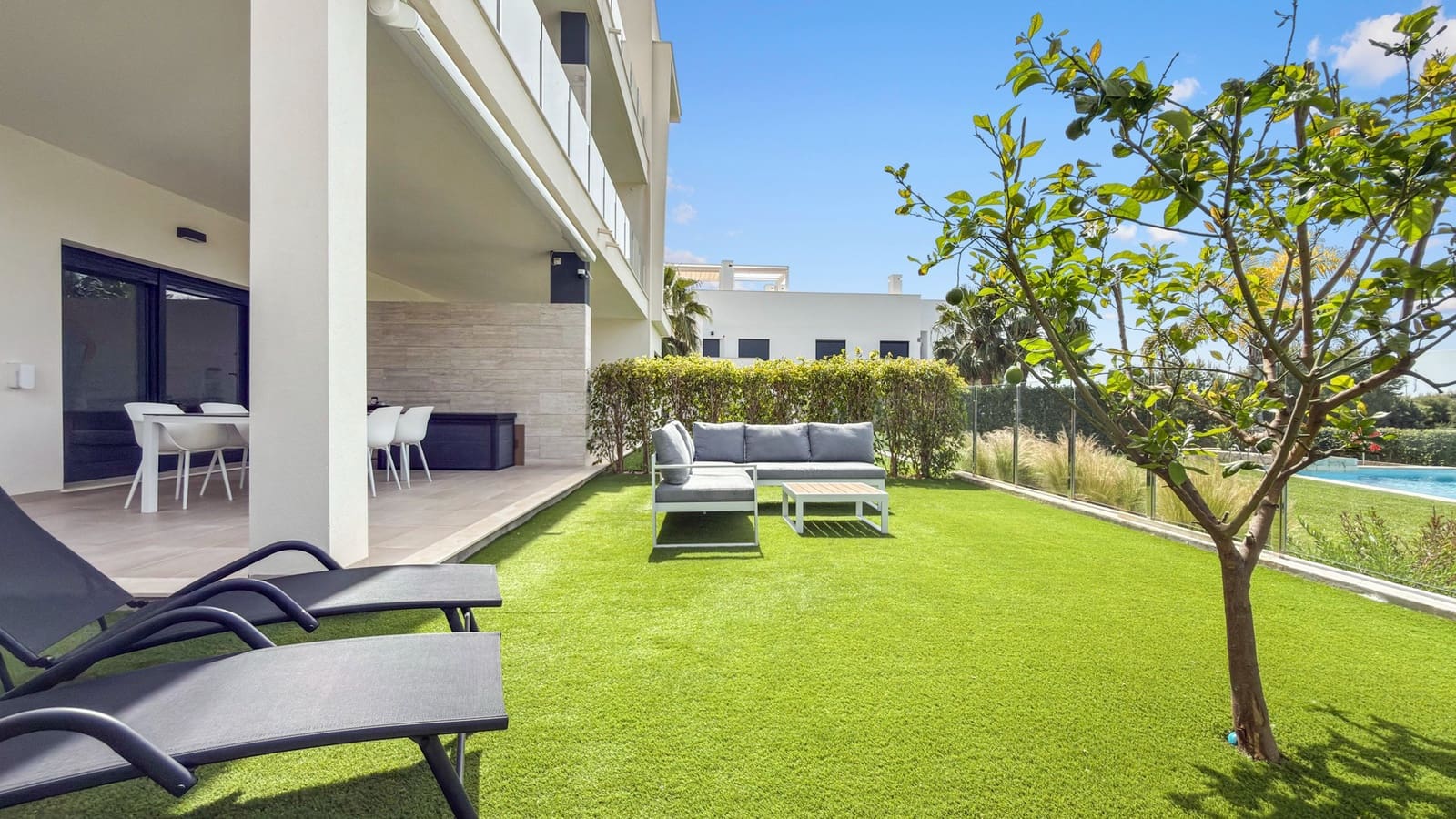 2 bedroom Apartment for sale in Pilar de la Horadada with pool - € 354,000 (Ref: 9806140)