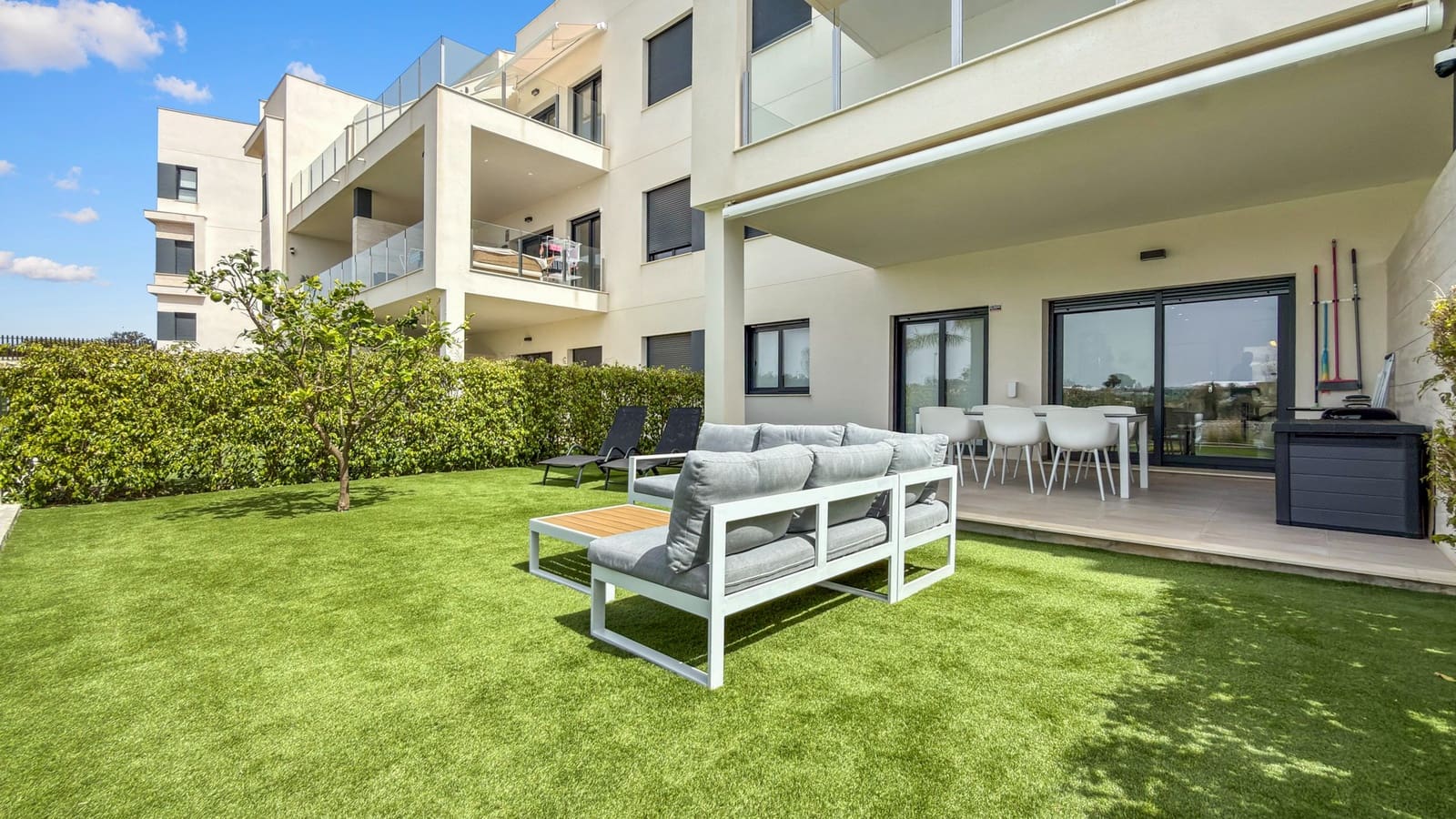 2 bedroom Apartment for sale in Pilar de la Horadada with pool - € 354,000 (Ref: 9806140)