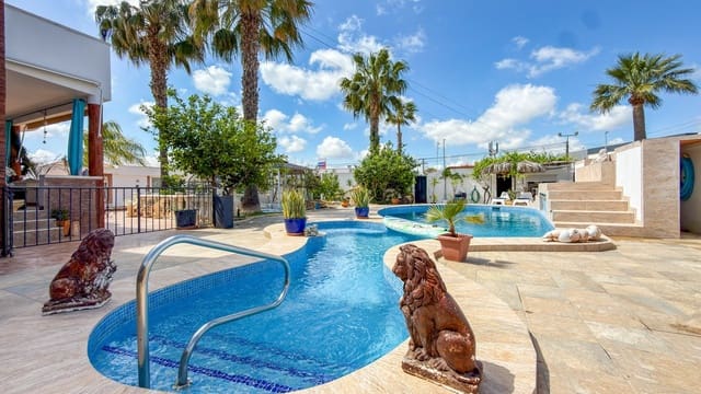 7 Zimmer Villa zu verkaufen in Ciudad Quesada, Rojales mit Pool - 1.299.000 € (Ref: 9811254)