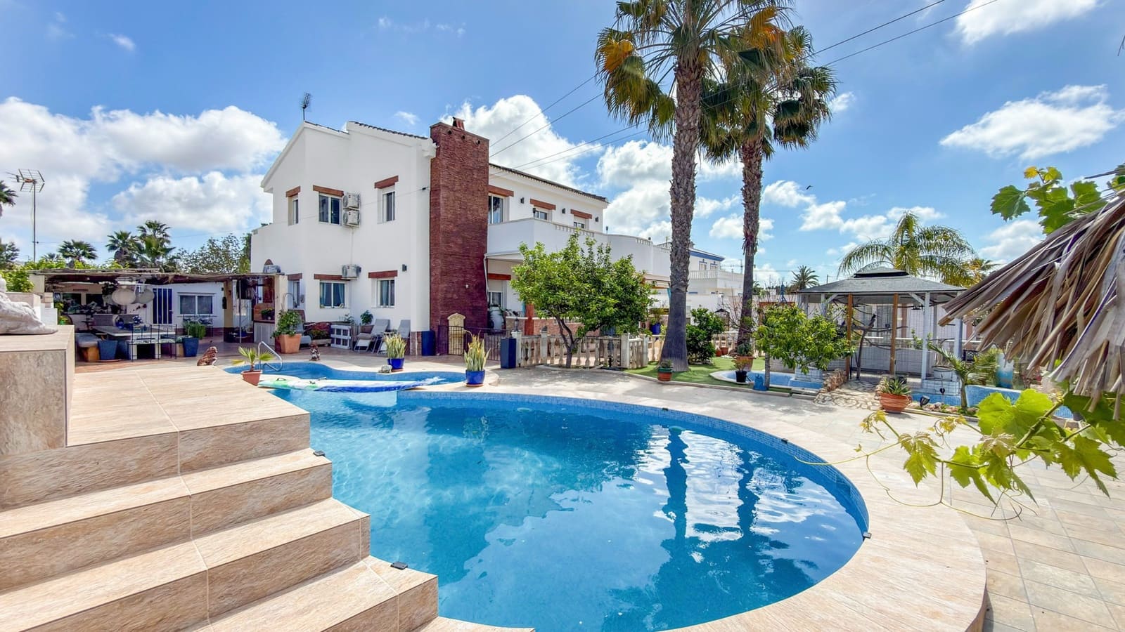 7 Zimmer Villa zu verkaufen in Ciudad Quesada mit Pool - 1.299.000 € (Ref: 9811254)