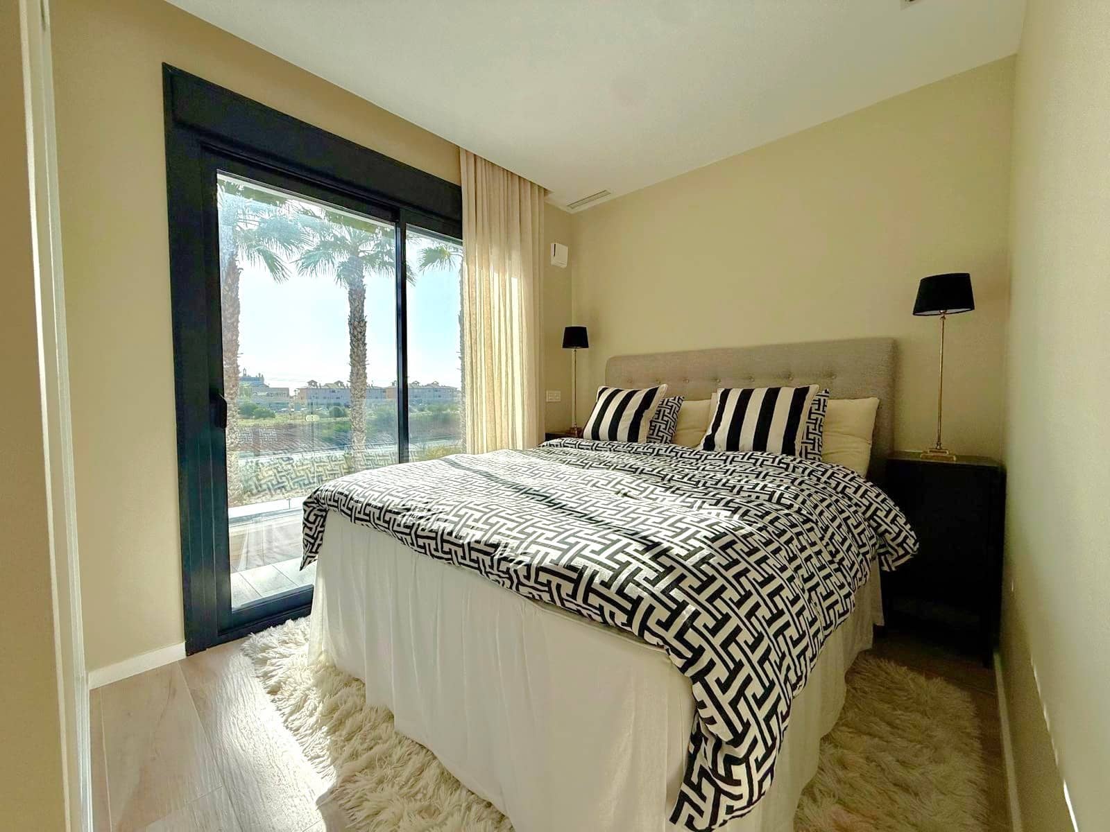 Chalet de 3 habitaciones en Orihuela Costa en venta con piscina - 449.900 € (Ref: 9811264)