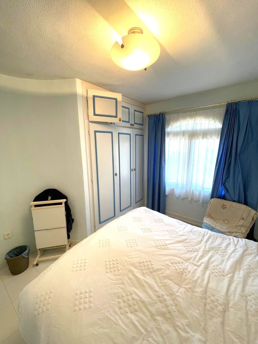 Chalet de 3 habitaciones en Villamartin en venta con garaje - 639.000 € (Ref: 9811265)