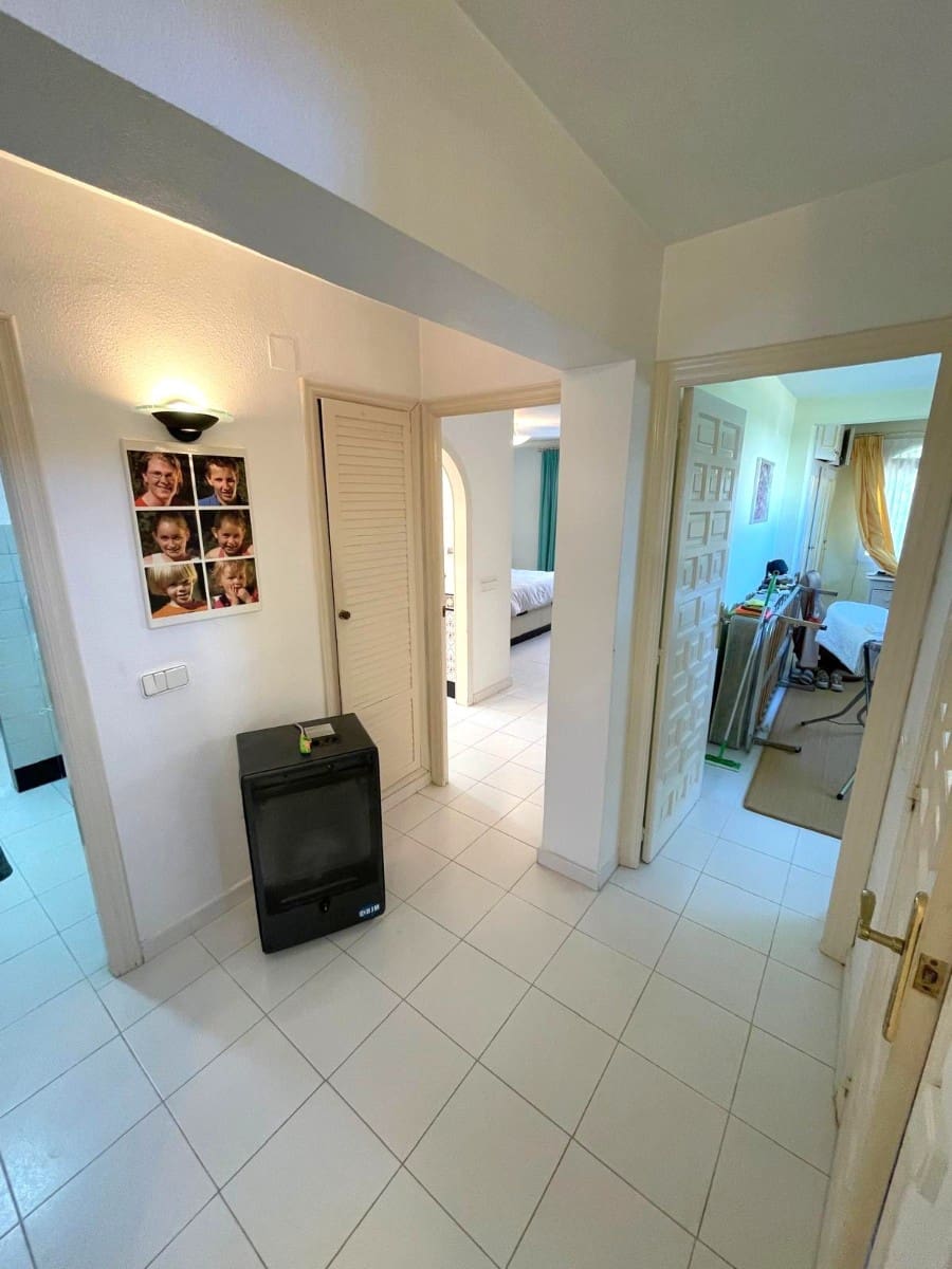 Chalet de 3 habitaciones en Villamartin en venta con garaje - 639.000 € (Ref: 9811265)