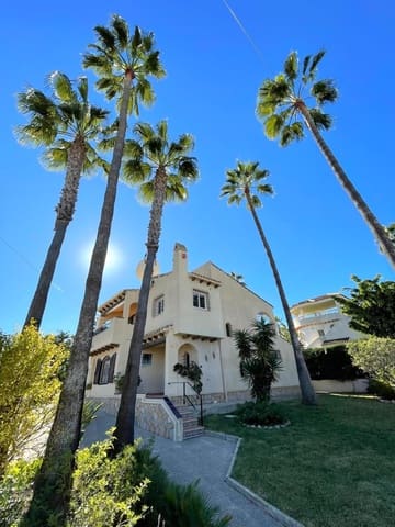 Chalet de 3 habitaciones en Villamartin, Orihuela en venta con garaje - 639.000 € (Ref: 9811265)