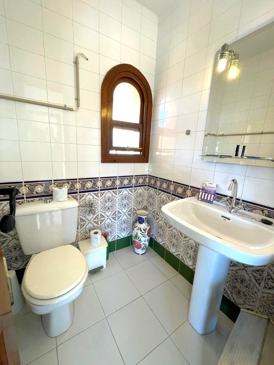 Chalet de 3 habitaciones en Villamartin en venta con garaje - 639.000 € (Ref: 9811265)