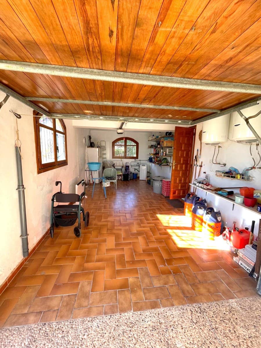 Chalet de 3 habitaciones en Villamartin en venta con garaje - 639.000 € (Ref: 9811265)