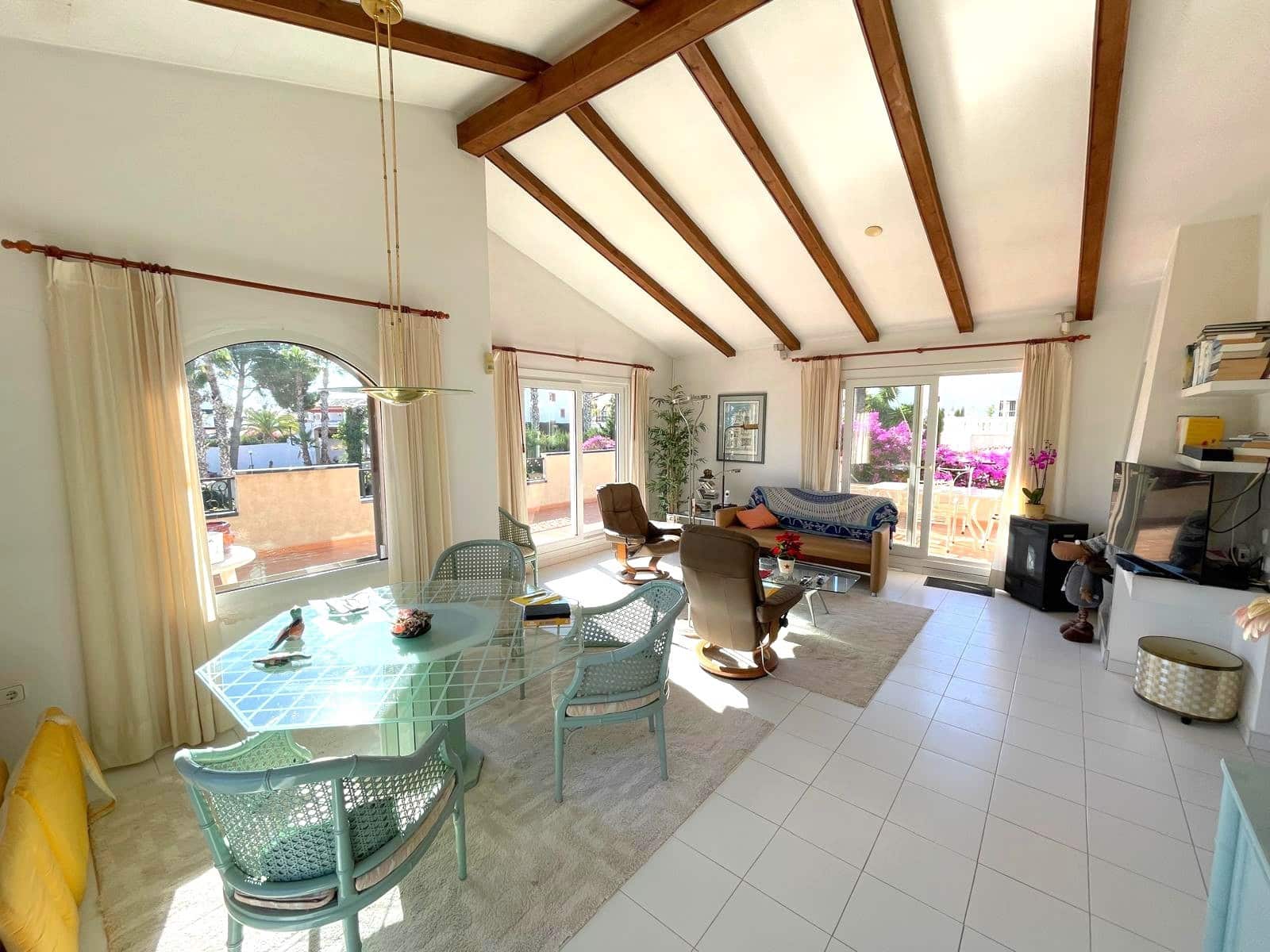 Chalet de 3 habitaciones en Villamartin en venta con garaje - 639.000 € (Ref: 9811265)