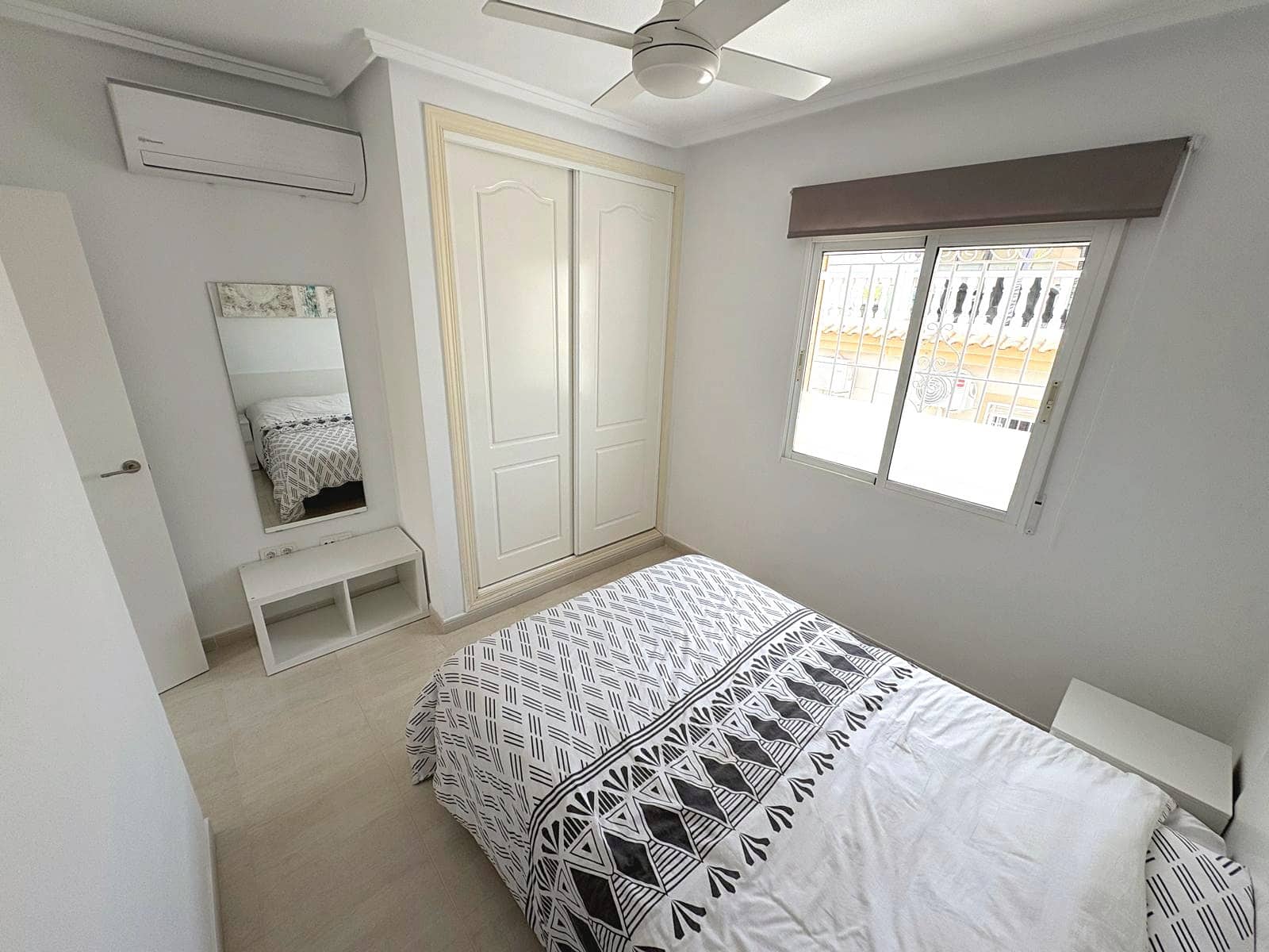 2 chambre Villa/Maison Semi-Mitoyenne à vendre à Ciudad Quesada avec piscine - 199 995 € (Ref: 9813000)