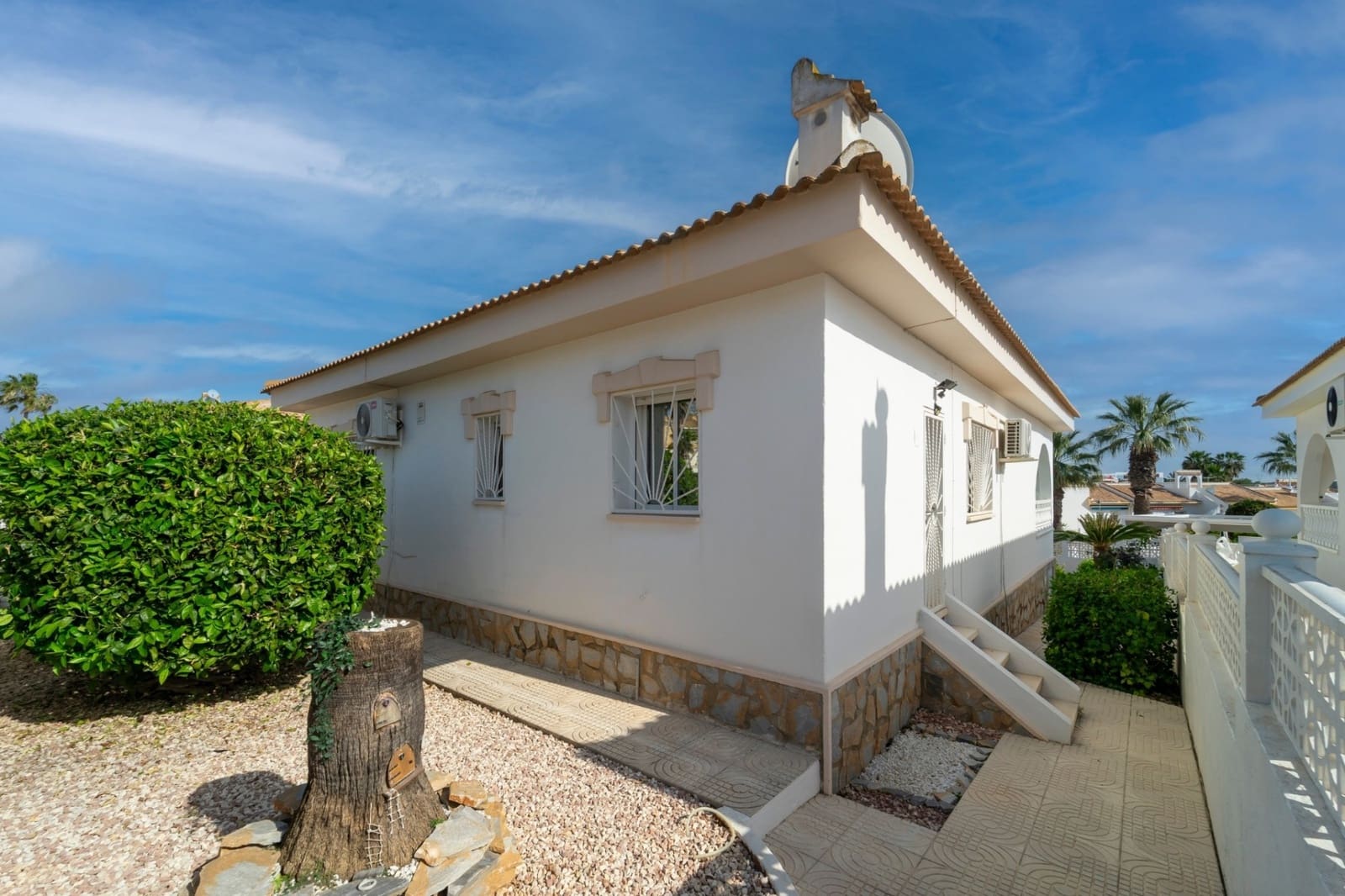 2 slaapkamer Villa te koop in Benijofar met zwembad - € 299.000 (Ref: 9815576)